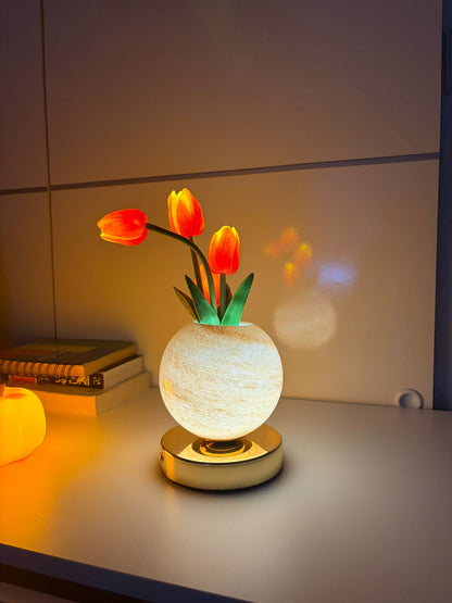Lámpara de tulipanes con 3 tonos de luz diferentes .