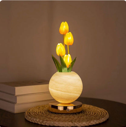 Lámpara de tulipanes con 3 tonos de luz diferentes .